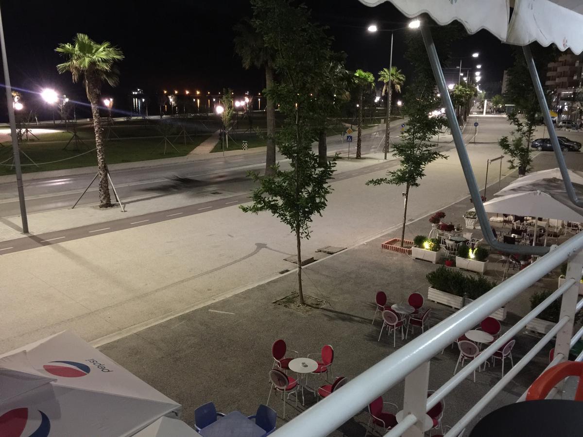 Haris Hotel Avlonya Dış mekan fotoğraf